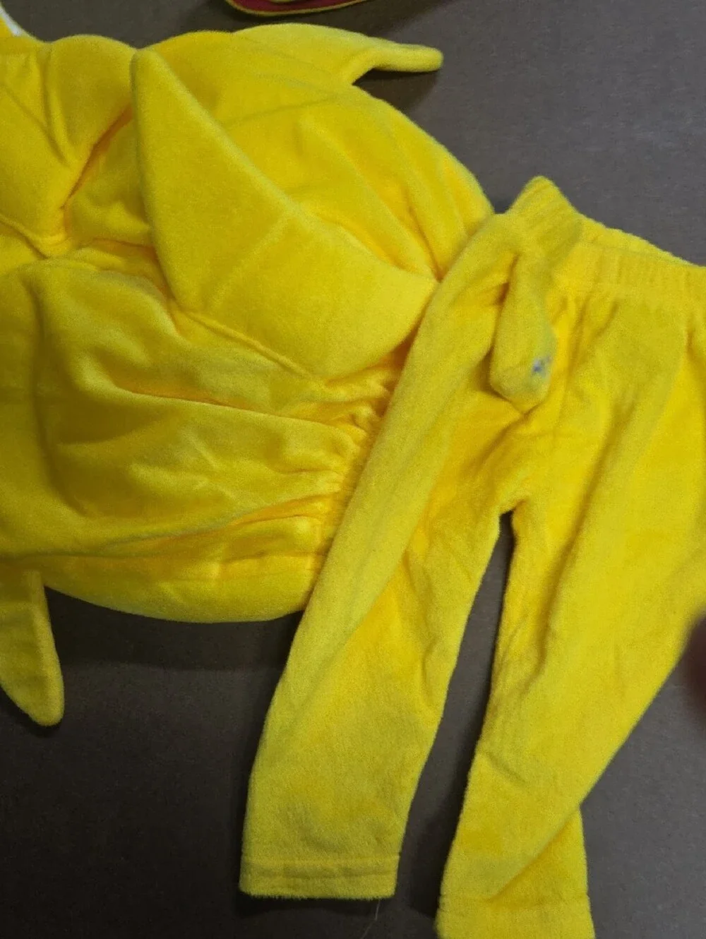Spirit Yellow Shark Costume with White Belly Size 6-12 meses